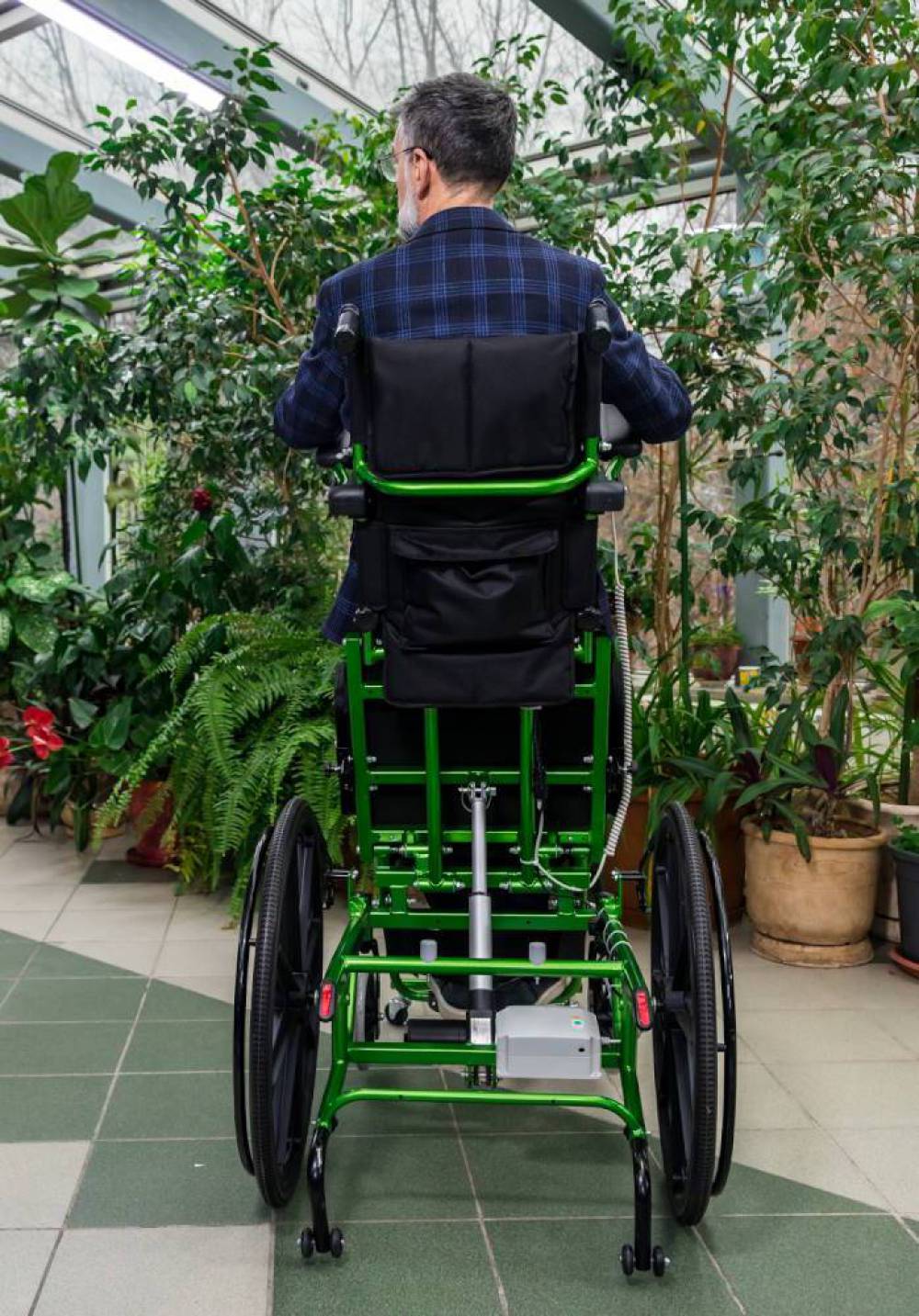 Инвалидная коляска с вертикализатором M-159
