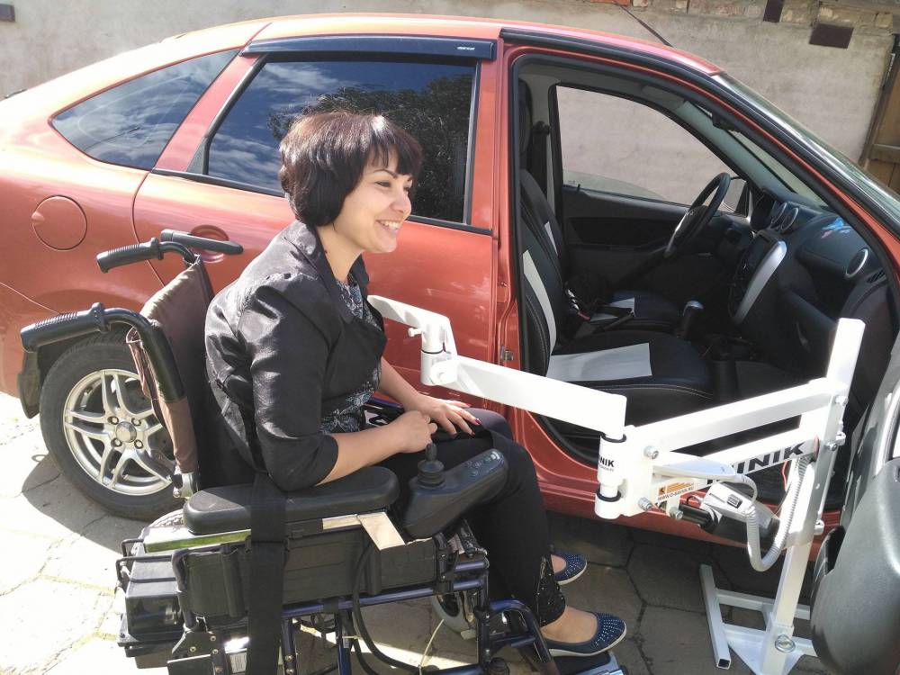Инвалидный подъёмник в автомобиль