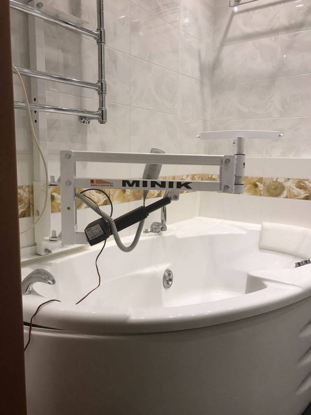 Электрический подъемник для ванной комнаты MINIK (Minik-Super)
