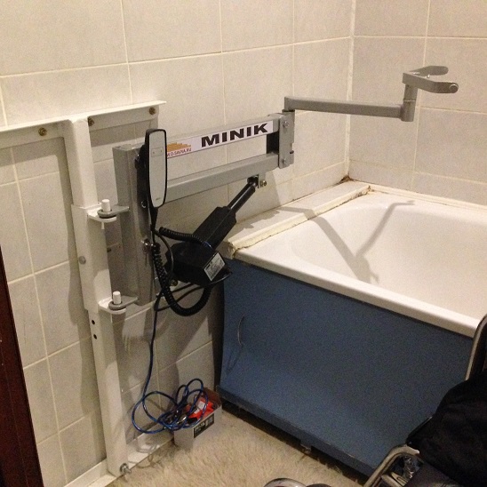 Подъёмник для ванной для инвалидов