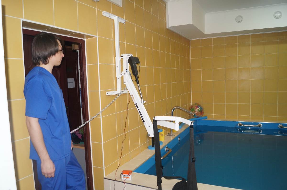 Подъёмник для бассейна в центр реабилитации и восстановительной медицины